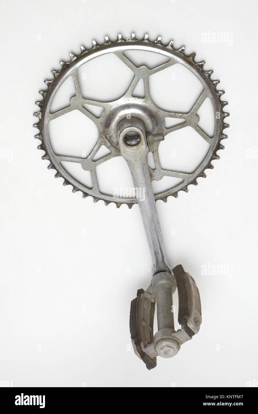 Das rechte Pedal des alten Fahrrad, verschraubt, so dass die Pleuelstange  auf der vorderen Antriebsrad Stockfotografie - Alamy