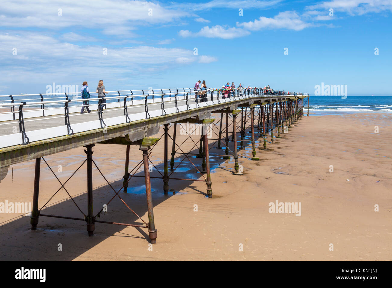 nordostengland saltburn am Meer england Saltburn Pier viktorianischer Pier und Sandstrand saltburn cleveland North Yorkshire England GB Europa Stockfoto