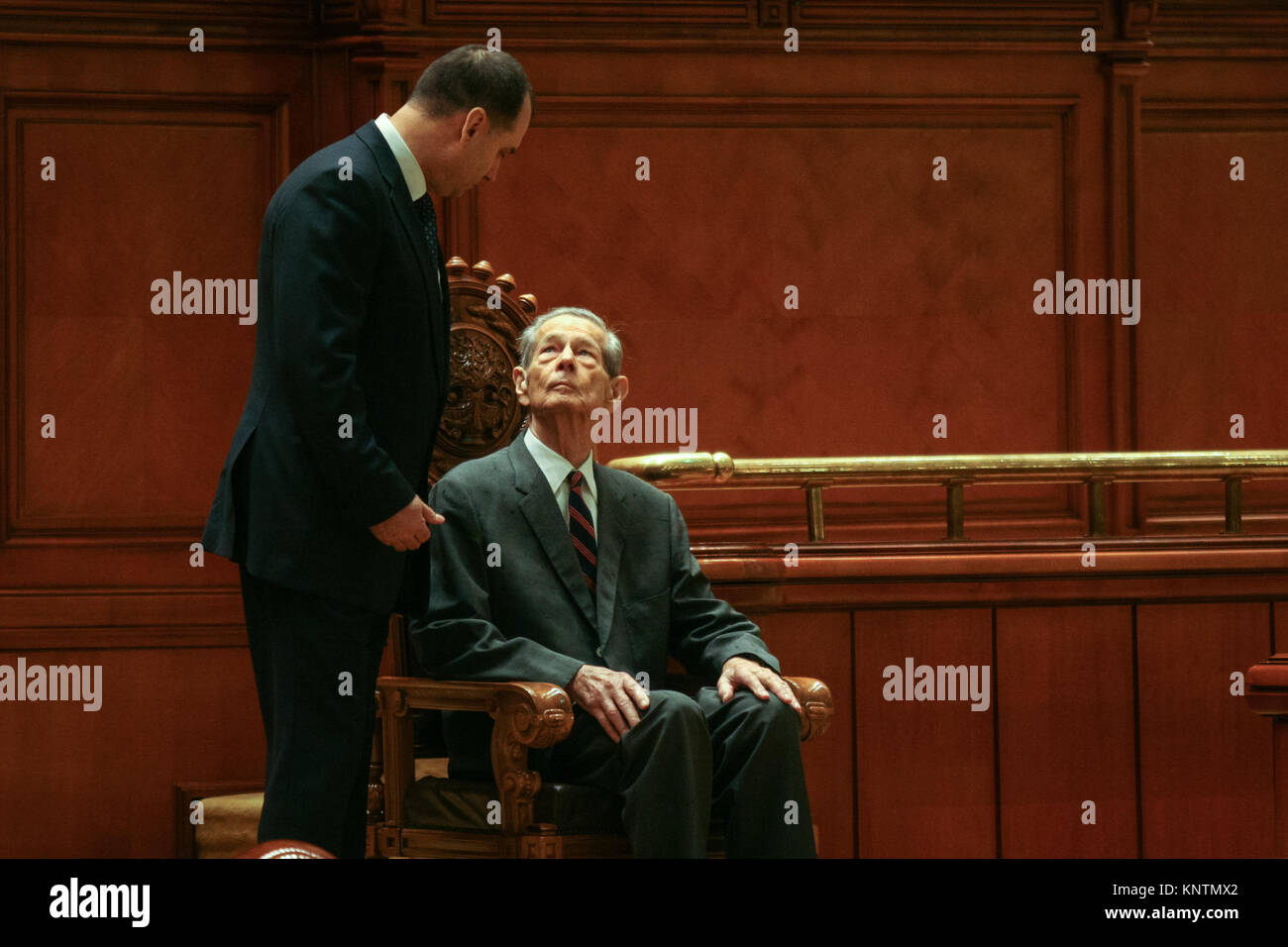 Bukarest, Rumänien - 25. OKTOBER 2011: König Michael von Rumänien während der ersten Rede vor dem rumänischen Parlament in Bukarest. Stockfoto