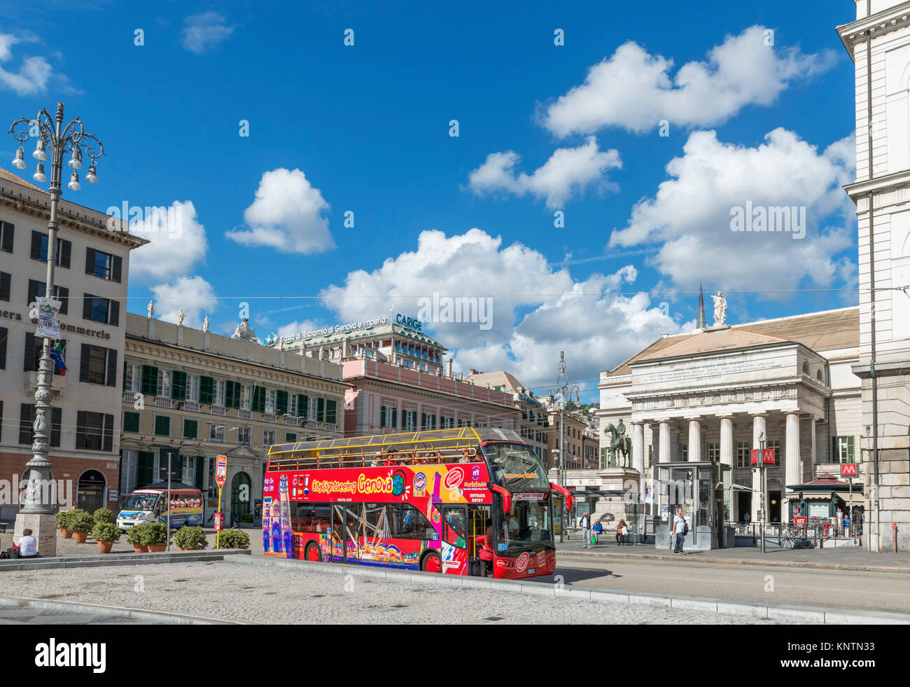 Piazza de Ferrari in der Altstadt, Genua, Ligurien, Italien Stockfoto