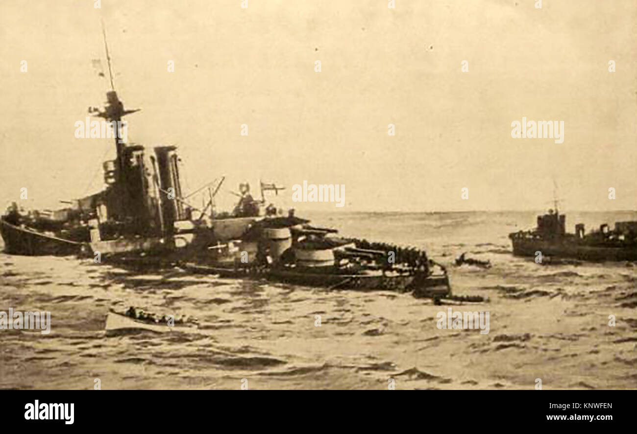WWI - EINE ZEITSCHRIFT Abbildung: die angeschlagene Britische Schlachtschiff kühn nach dem Ausschalen deutschen Minen aus Tory Island in der Nähe von Irland am 27. Oktober 1914 Stockfoto