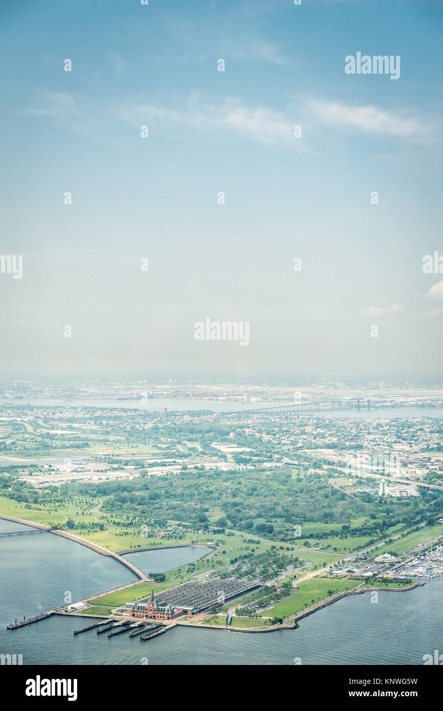 NEW YORK CITY - Juli 13: Luftaufnahme auf Liberty State Park am 13. Juli 2015 in New York. Liberty State Park befindet sich in der Upper New York Bay in New Jersey entfernt Stockfoto