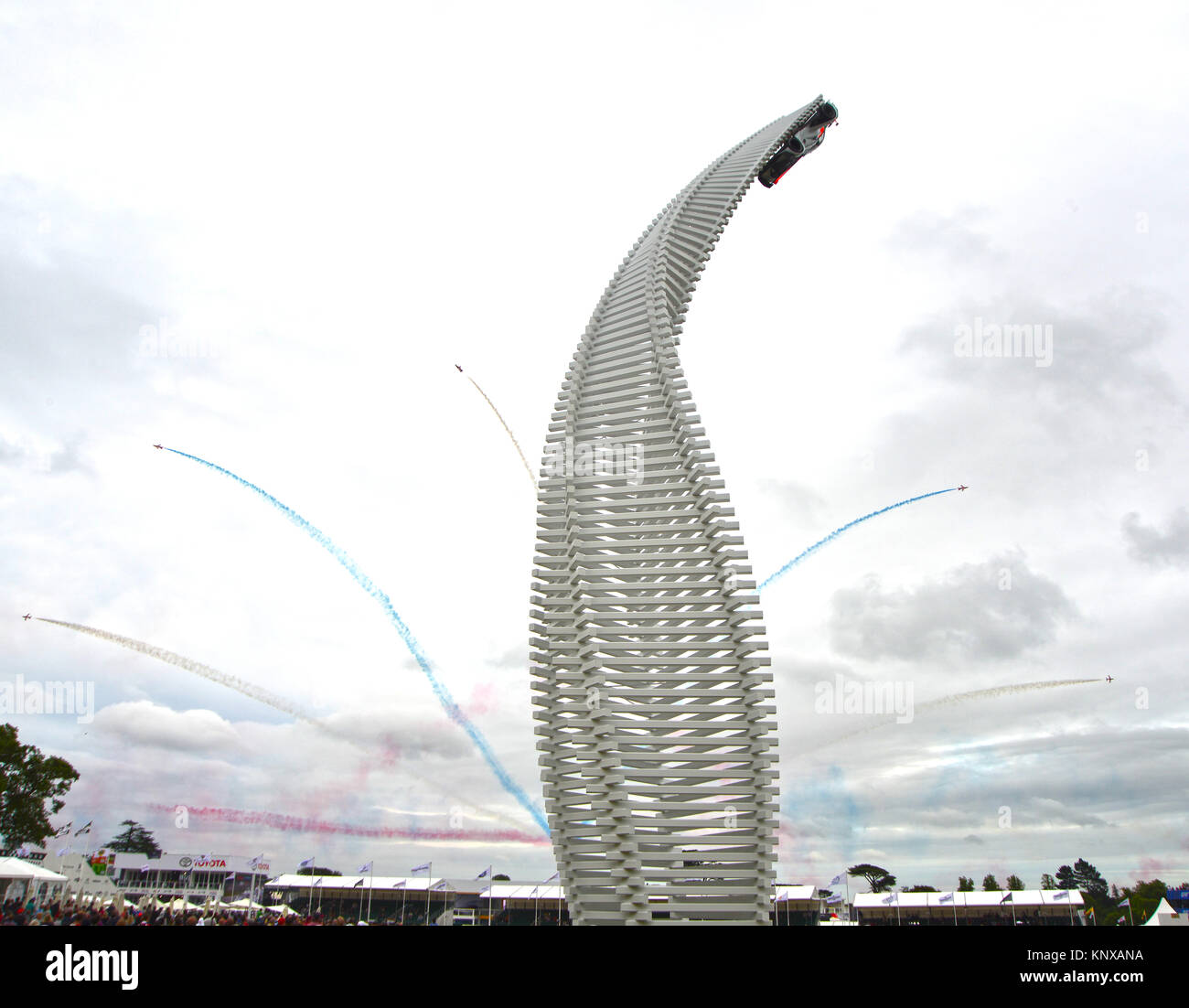 Die roten Pfeile und die zentrale Anzeige, Goodwood FoS 2015, 2015, Classic, Unterhaltung, furchtlos, Festival der Geschwindigkeit, Flach heraus, FoS, Goodwood, Goodwoo Stockfoto