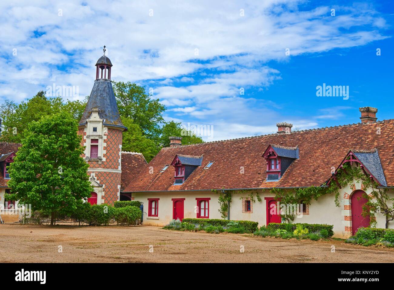 Troussay, Schloss und Gärten, Das kleinste Schloss an der Loire