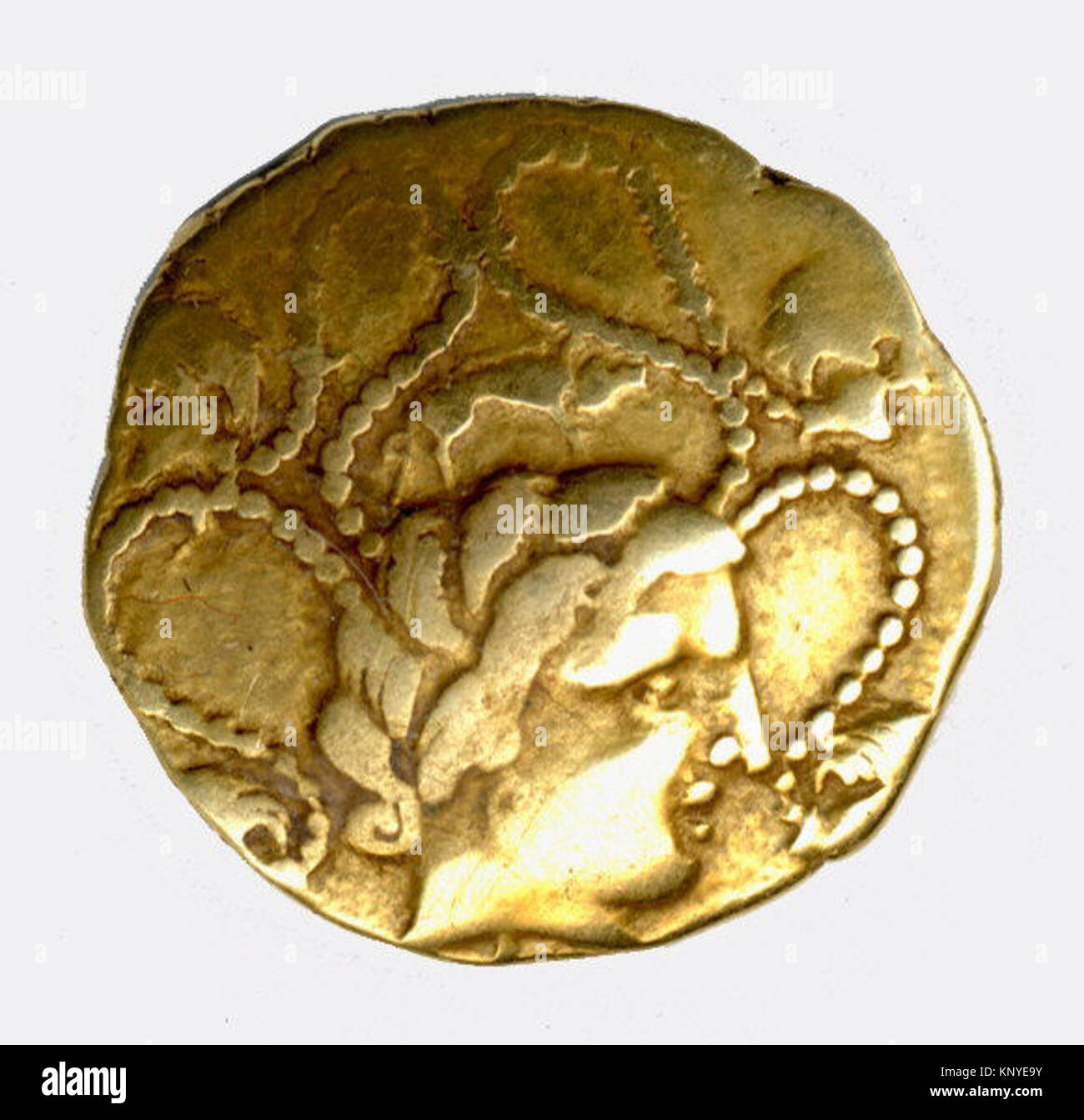 Goldmünze des Wolfgang oder Namneti MET tem 17-191120 obv 464810 Celtic, Gold Münze des Wolfgang oder Namneti, Mitte 2. Jahrhundert V.CHR., Gold, 3/4? 13/16? 1/8 in., 0.3Oz. (1.9? 2.1? 0,3 cm, 7.9G). Das Metropolitan Museum of Art, New York. Geschenk der J. Pierpont Morgan, 1917 (17.191.120) Stockfoto