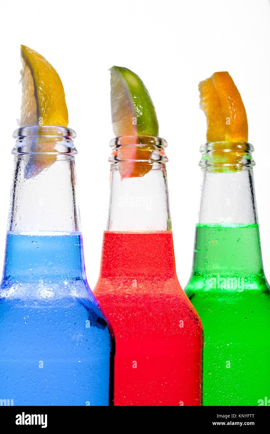 Flaschen und Zitronen Stockfoto