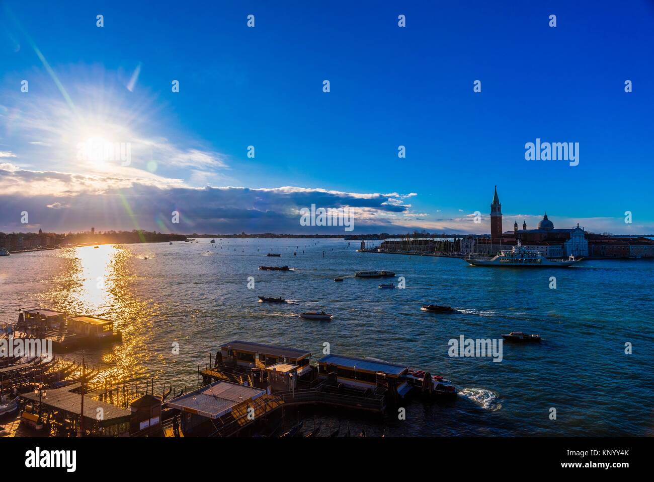 Blick über die Lagune von Venedig zur Kirche von San Giorgio Maggiore, Venedig, Italien. Stockfoto