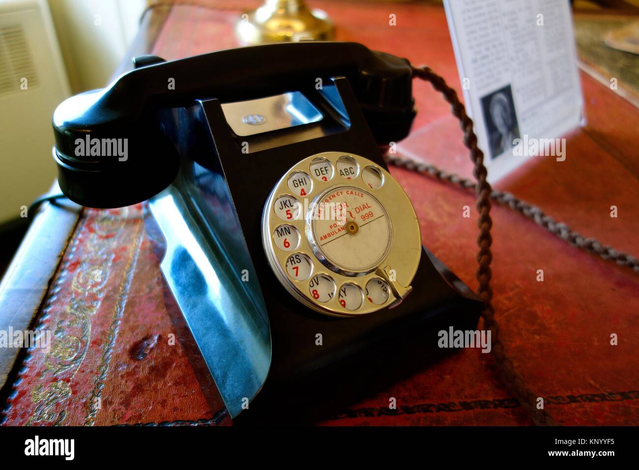 Alte vintage Telefon. Basildon Park. Country House. Berkshire. England. Stockfoto