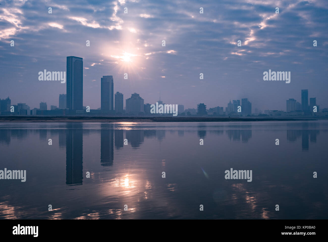 Städtischen Skyline mit Stadtbild in Nanchang, China. Stockfoto