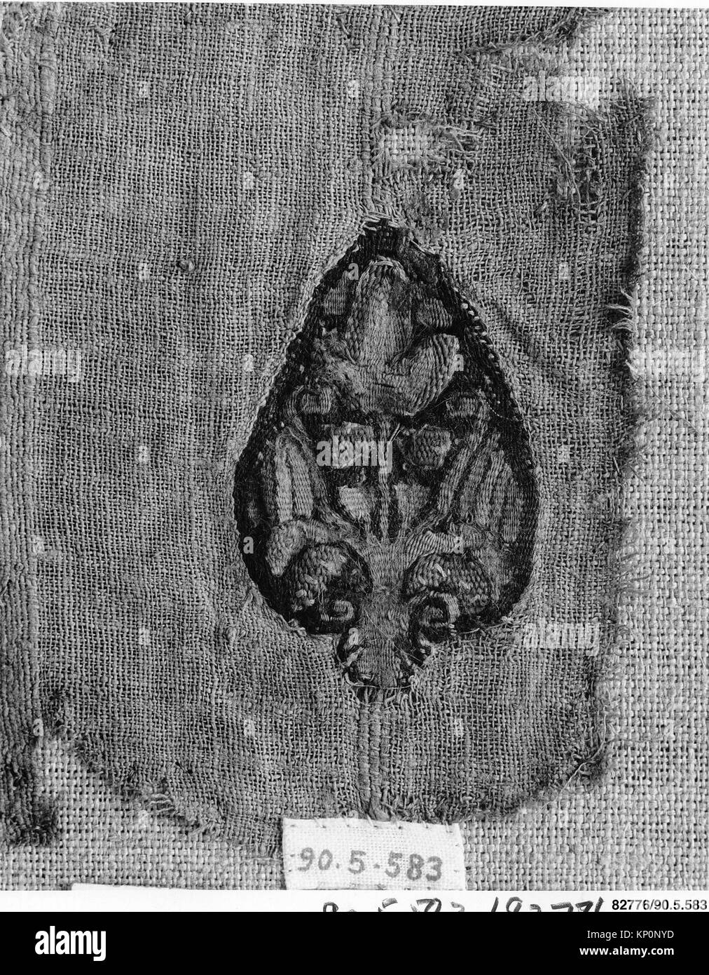 MET 82776 Fragment, erhalten für Studien, repräsentiert alte künstlerische Techniken und materielle Komposition in historischen Kunstwerken. Stockfoto