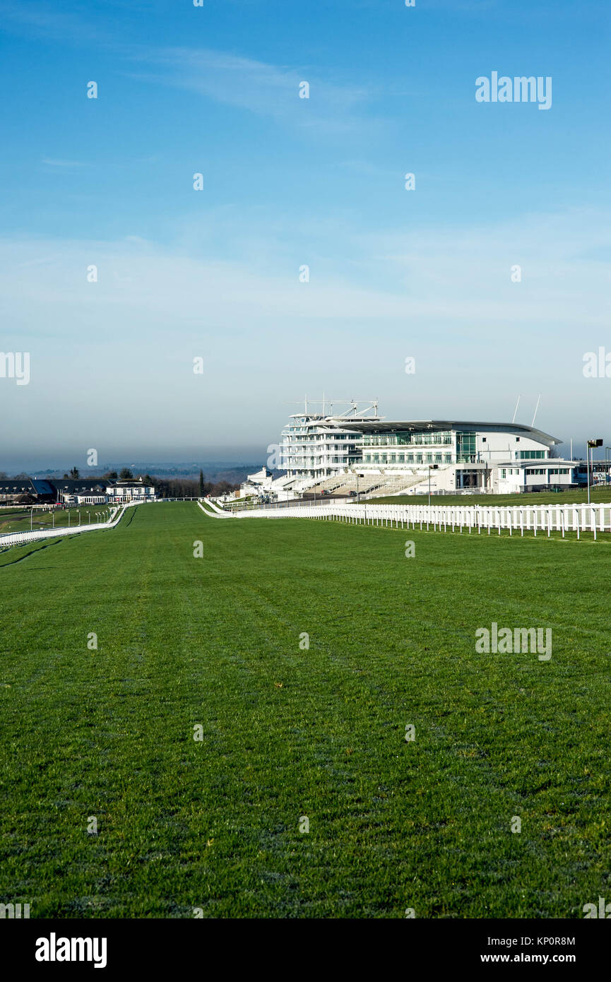 Die Tribüne Und Epsom Rennbahn Bleibt Leer Für Die This Years Derby Classic Horserace Wegen Der Coronavirus Ausbruch Pandemie Stockfoto