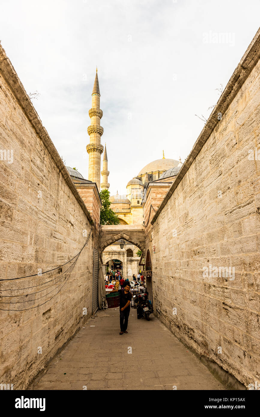 Außenansicht der Süleymaniye-moschee, dekoriert mit islamischen Elementen und durch die osmanischen Architekten Sinan. Istanbul, Türkei.04 Juni 2017 entworfen Stockfoto