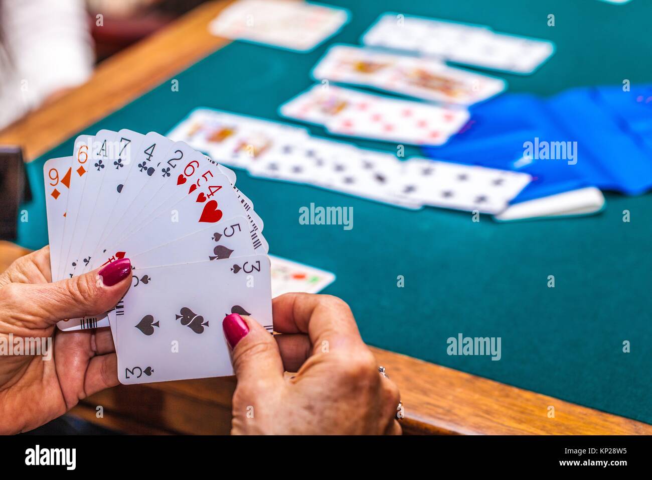 Bridge kartenspiel -Fotos und -Bildmaterial in hoher Auflösung – Alamy