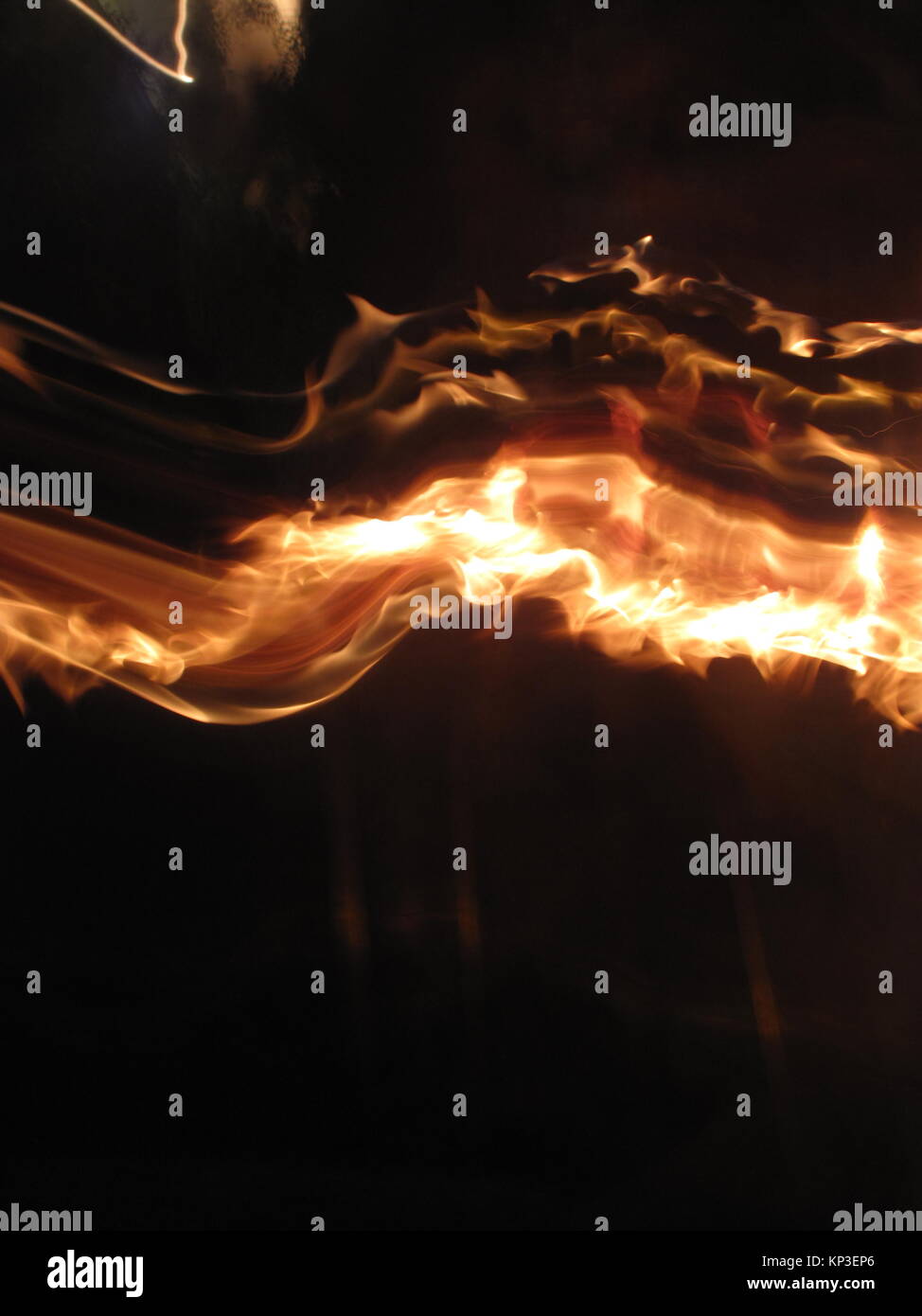 Lagerfeuer bei Vollmond Stockfoto