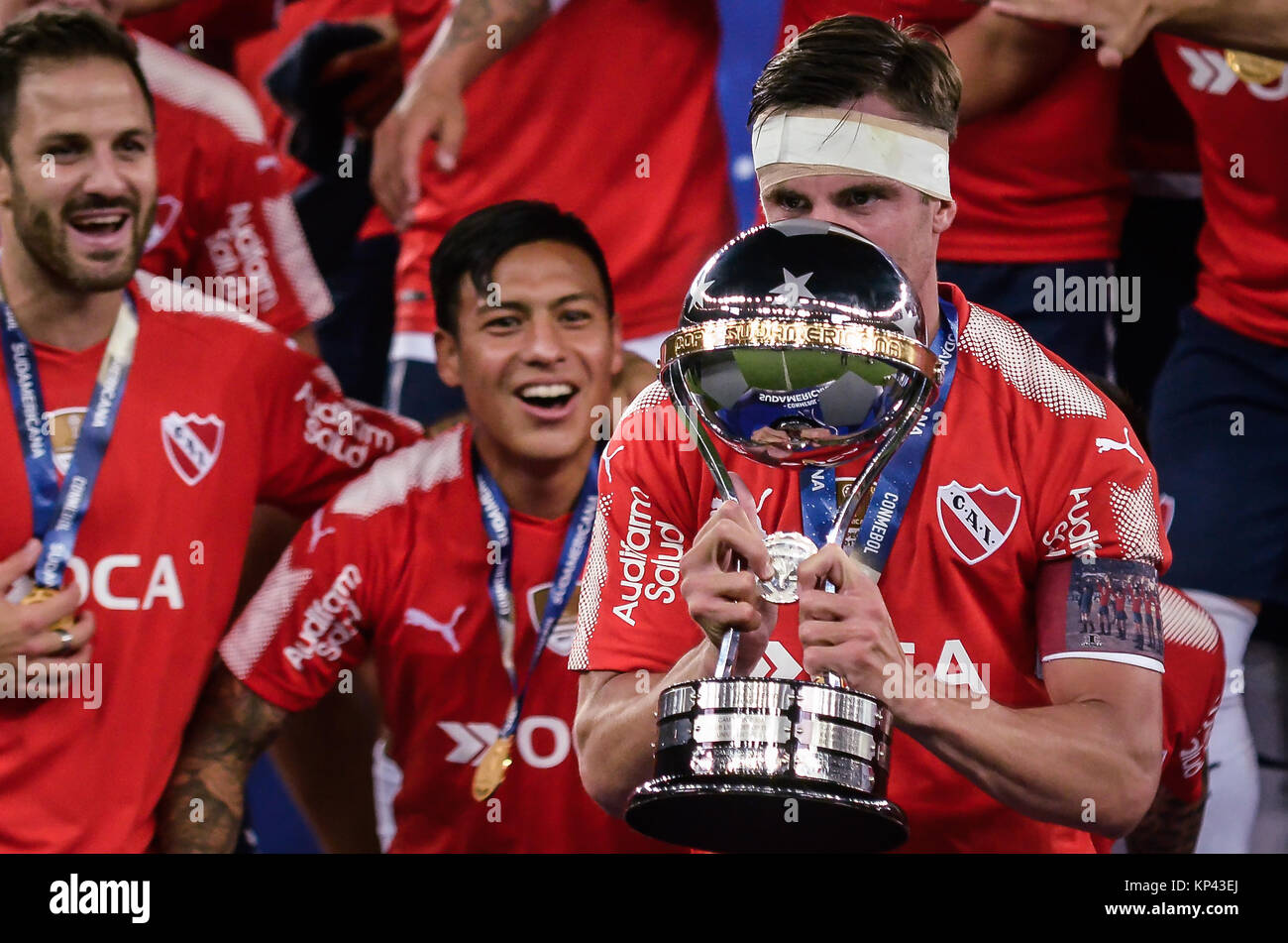 Argentinische Spieler feiern ihren Titel in der 2017 South American Cup Entscheidung im Maracana-stadion gewinnen, nördlich der Stadt Rio de Janeiro, am Mittwoch Abend (13). (Foto: JAYSON BRAGA/BRASILIEN FOTO DRÜCKEN) Stockfoto