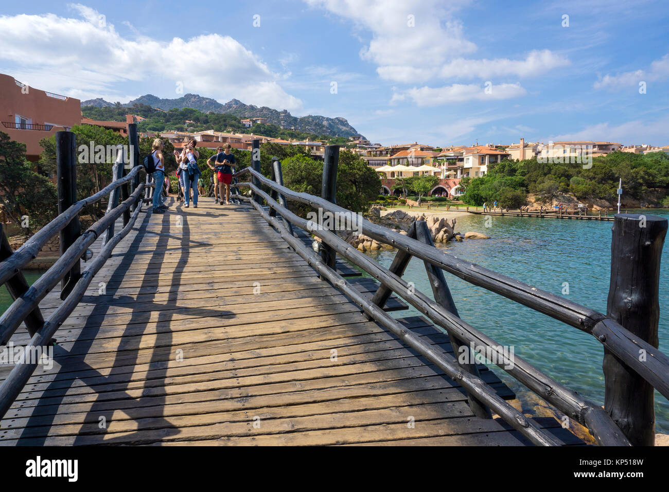 Hölzerne Brücke in Porto Cervo, Luxus Ziel an der Costa Smeralda, Sardinien, Italien, Mittelmeer, Europa Stockfoto