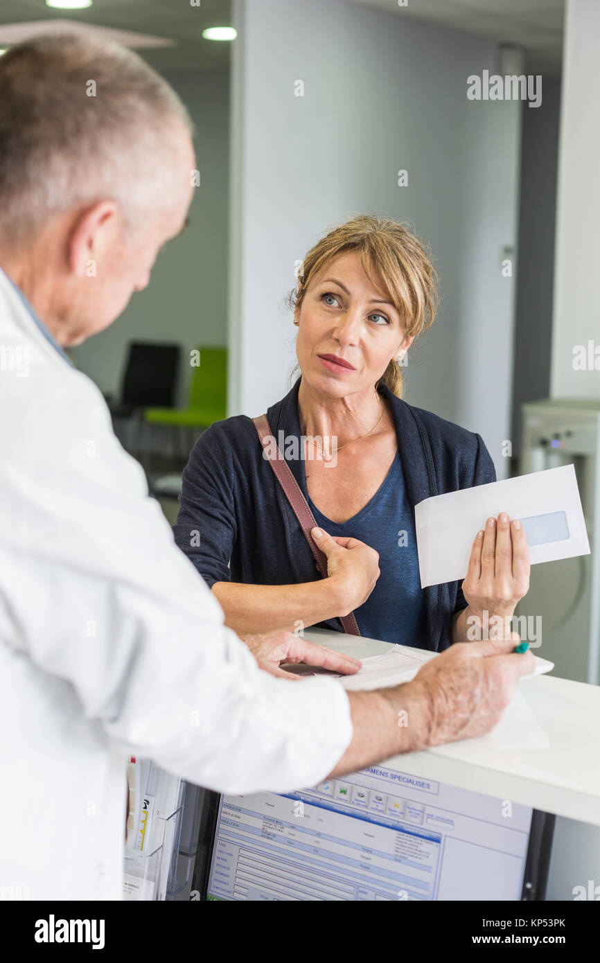 Rezeption des Medical Center. Stockfoto