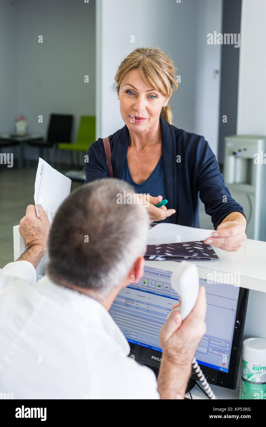 Rezeption des Medical Center. Stockfoto