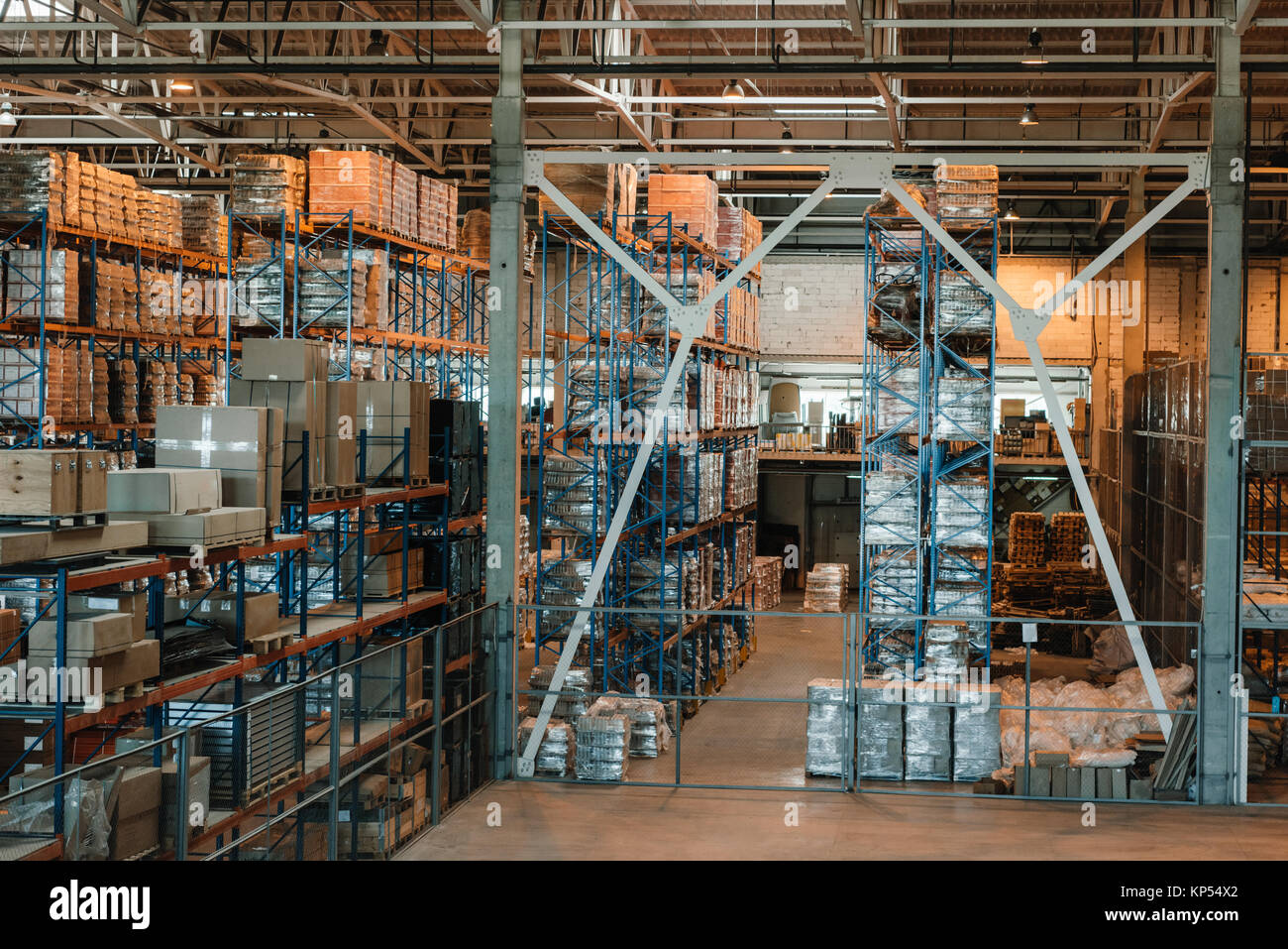 Modernes Lagerhaus Stockfotos und -bilder Kaufen - Alamy