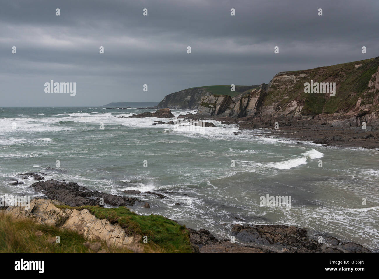 Ayrmer Bucht an der SW-Küste in South Devon an einem stürmischen Tag im November. Stockfoto
