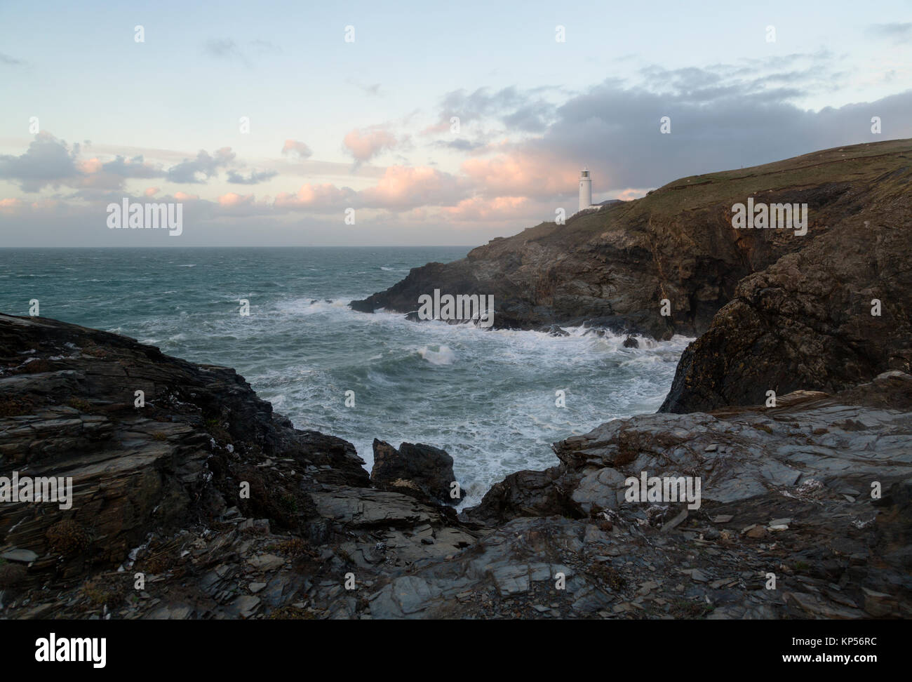 Wellen aus Trevose Head an der Nordküste von Cornwall Coastexposed Stockfoto