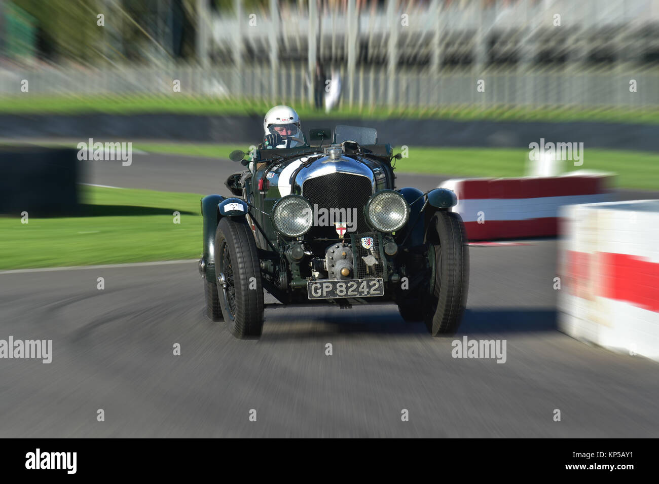 Martin Overington, Bentley 4½ Gebläse, GP 8242, Brooklands Trophäe, Goodwood Revival 2015, 2015, Brooklands Trophäe, Chris McEvoy, Rundstrecke, CJM Ph Stockfoto