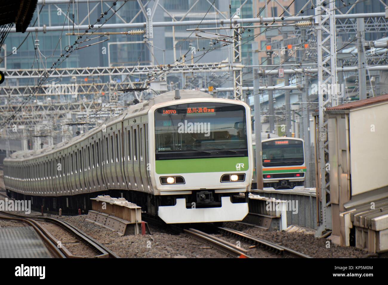 Der JR Yamanote Bahn, Tokio, Japan, Asien. Stockfoto