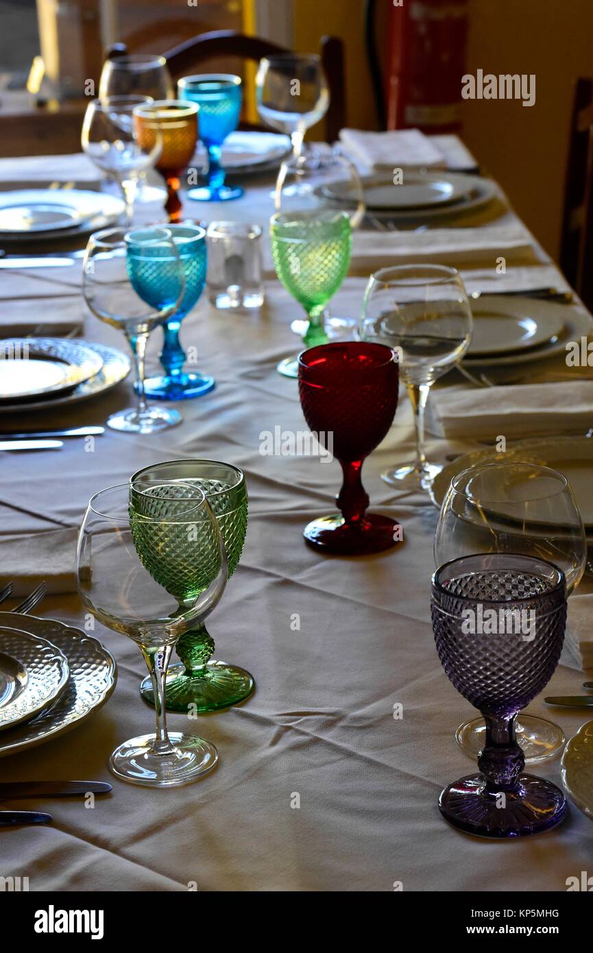 Tisch im Restaurant in Lissabon, Portugal. Stockfoto