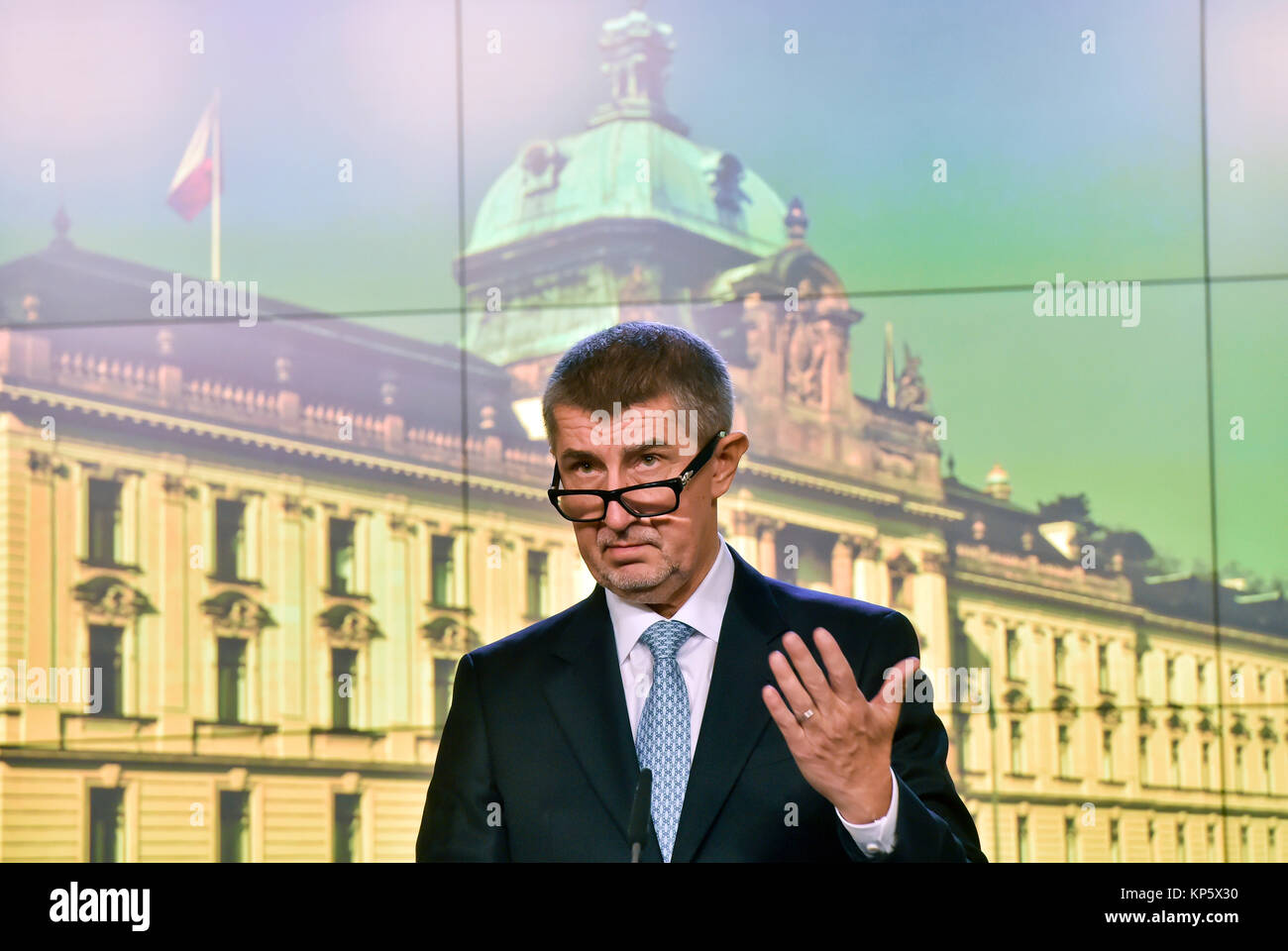 Der tschechische Premierminister Andrej Babis spricht während der Pressekonferenz nach der ersten Sitzung eine neue tschechische Regierung in Prag, Mittwoch, 31.12.13, Stockfoto