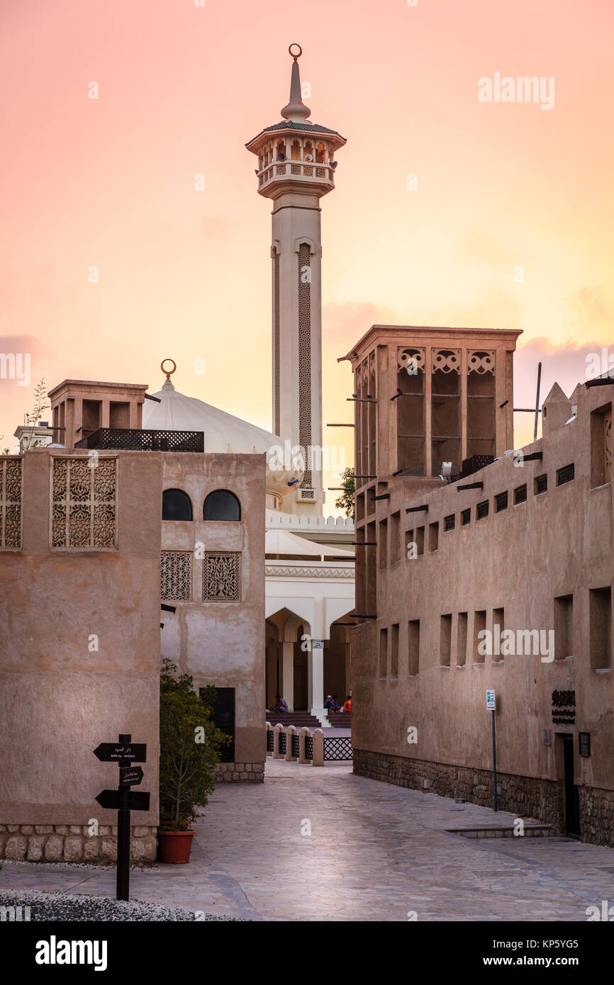 Ansicht der Großen Moschee in Al Bastakiya Viertel von Dubai, VAE Stockfoto