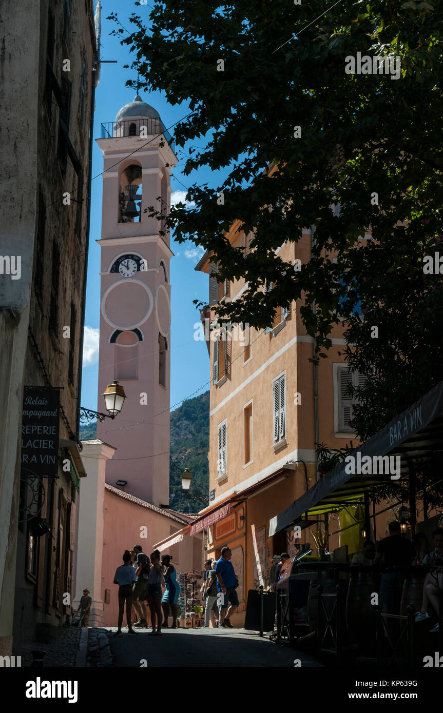 Korsika: die Skyline von Corte, das Dorf der Haute Corse, mit Blick auf den Glockenturm der Verkündigung der Kirche, die älteste Stadt Gebäude (1450) Stockfoto