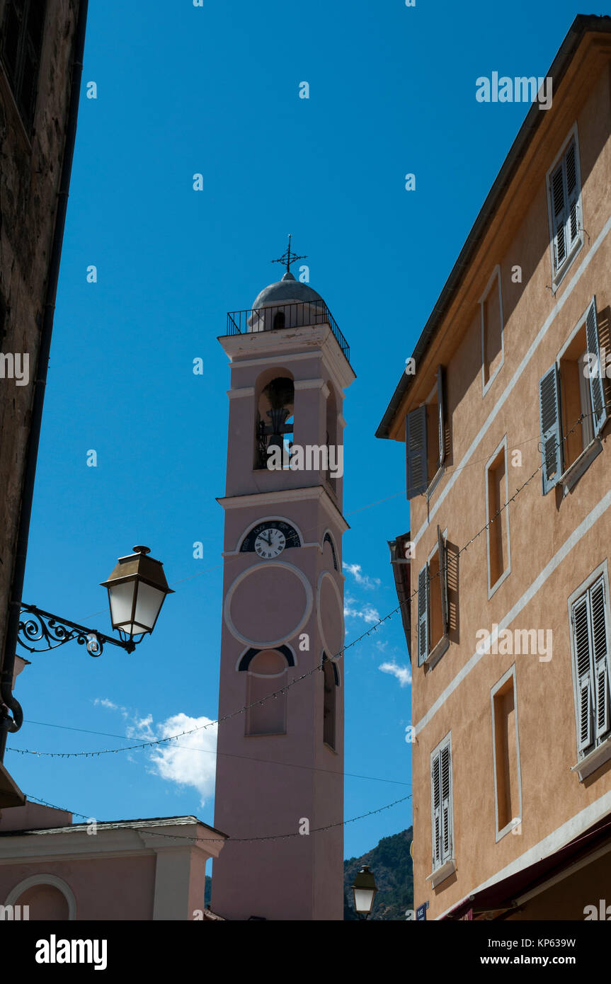 Korsika: die Skyline von Corte, das Dorf der Haute Corse, mit Blick auf den Glockenturm der Verkündigung der Kirche, die älteste Stadt Gebäude (1450) Stockfoto