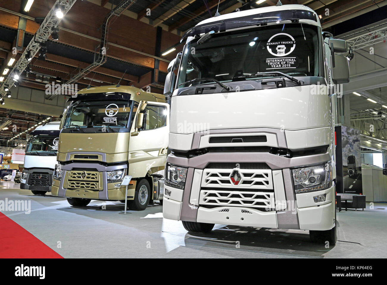 HELSINKI, Finnland - 11. JUNI 2015: Renault Trucks präsentiert die Reihe T mit hoher Sleeper cab an Logistik Transport 2015. Stockfoto