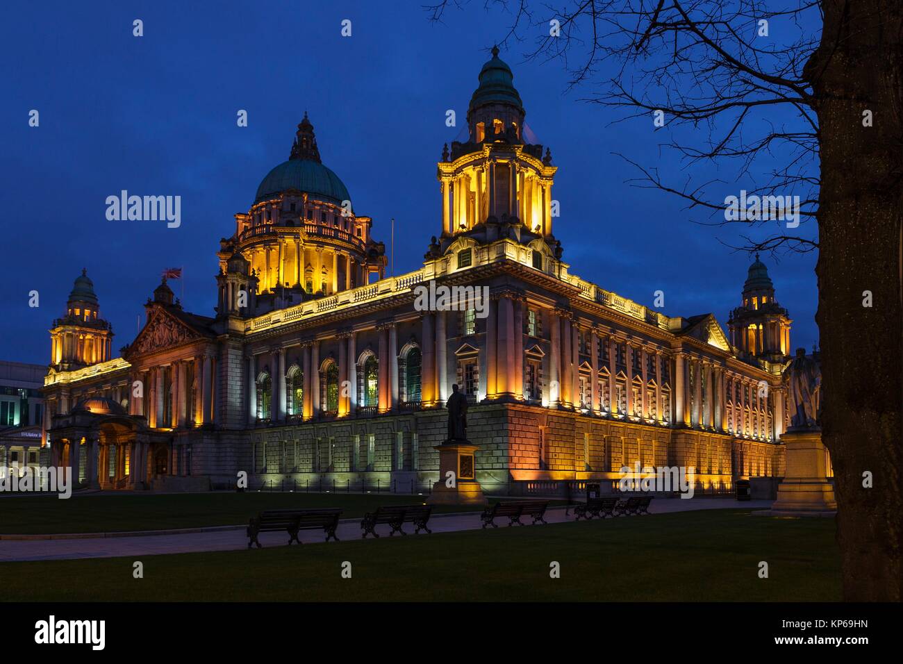 Inside belfast city hall Fotos und Bildmaterial in hoher Auflösung