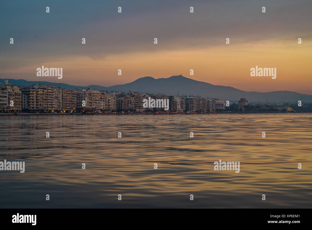 Blick auf den Hafen von Thessaloniki, mit Kipp- und shif Objektiv, Goldenen Stunde Stockfoto