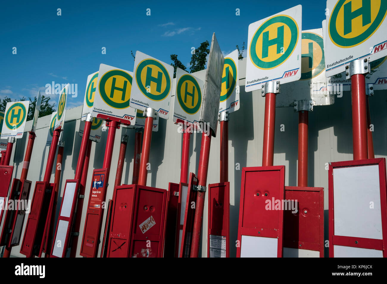 Abgesetzte Bushaltestelle Zeichen in der Hamburger Verkehrsbetriebe Stockfoto