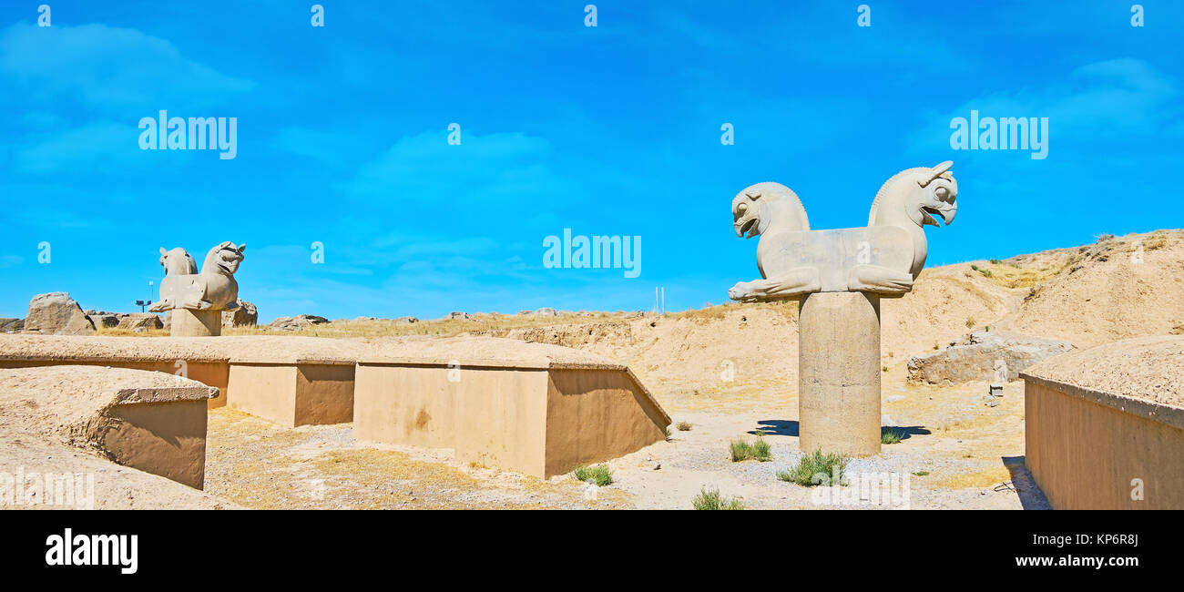 Die Kapitelle mit Skulpturen von griffons in Persepolis archäologische Stätte, der Iran. Stockfoto