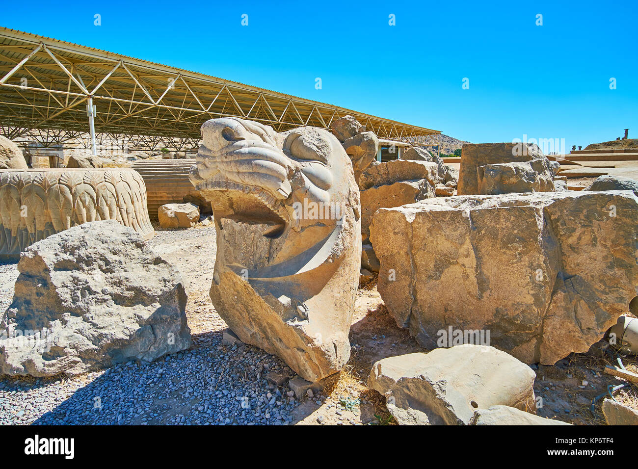 Die Ruinen des Lion's Head in archäologische Stätte von apadana Palace, Persepolis, Iran. Stockfoto
