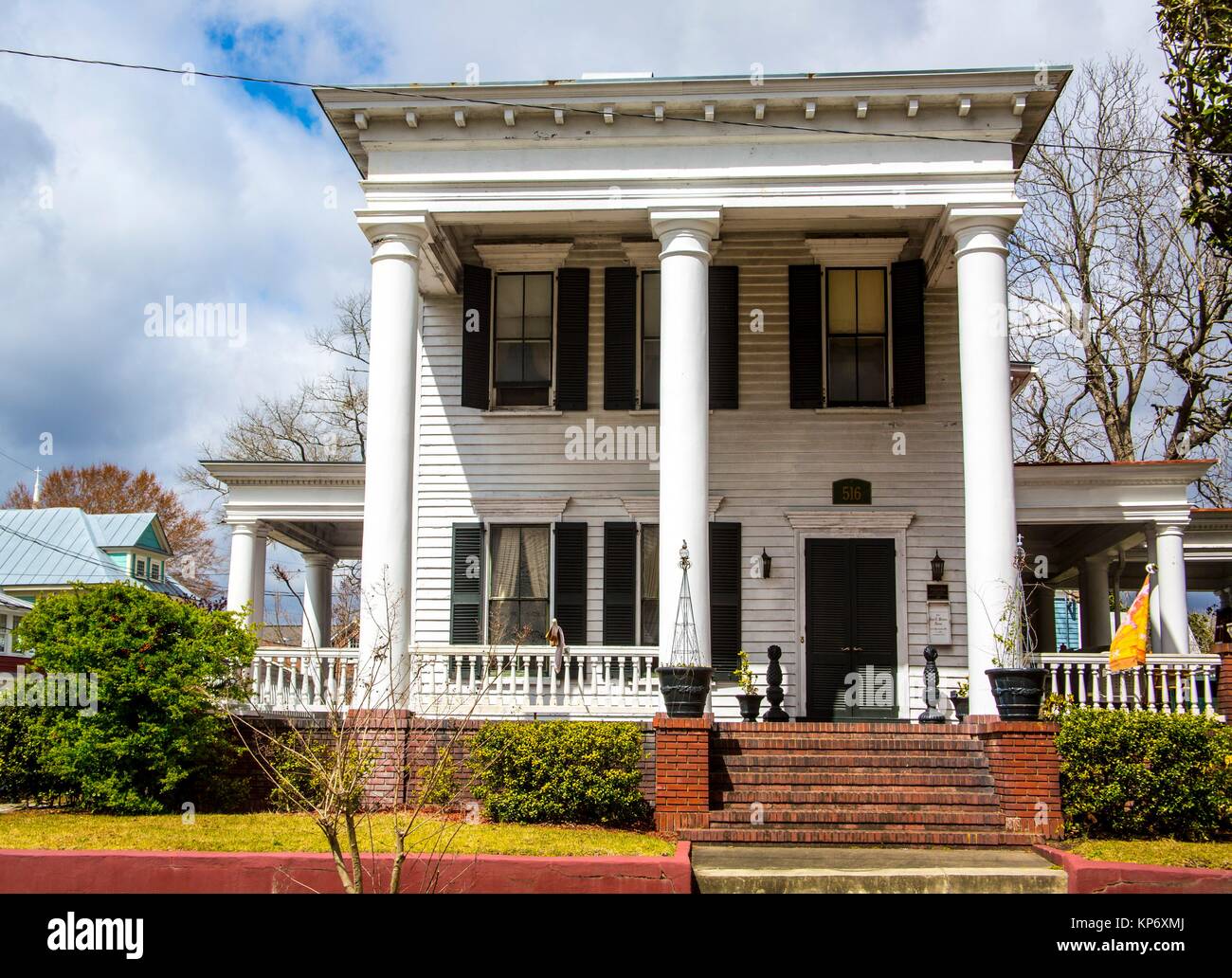 Veranda Säulen Bilder - Veranda Mit Saulen Stockfotos Und Bilder Kaufen