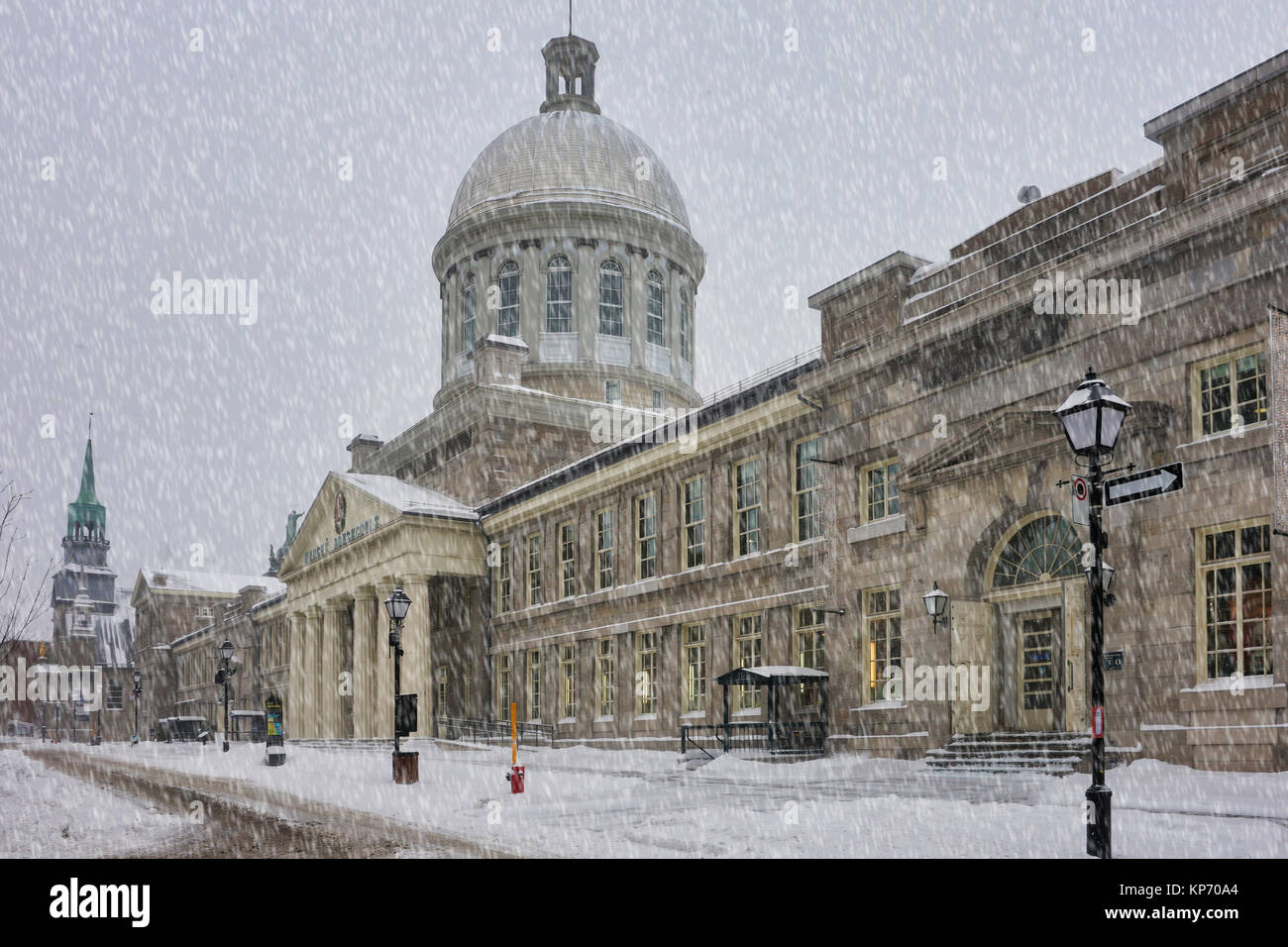 Montreal, Kanada, 13. Dezember 2017. Bonsecours Market in der Altstadt von Montreal bei einem Schneesturm. Credit: Mario Beauregard/Alamt Live Neue Stockfoto