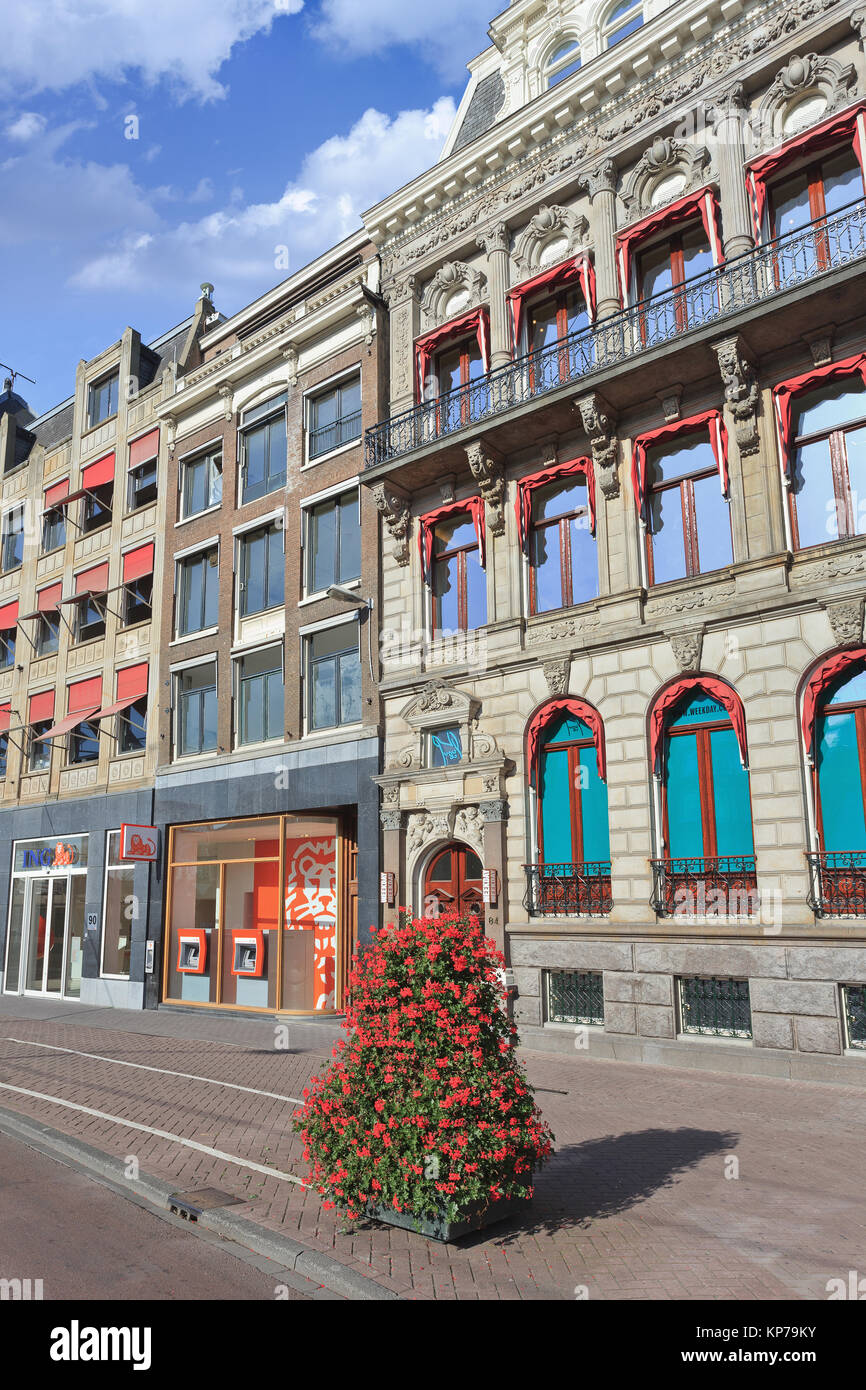 AMSTERDAM - August 19, 2012. Alten Villen im Stadtzentrum von Amsterdam. Viele der alten der Stadt Villen aus dem 17. Jahrhundert gedeihen datiert. Stockfoto
