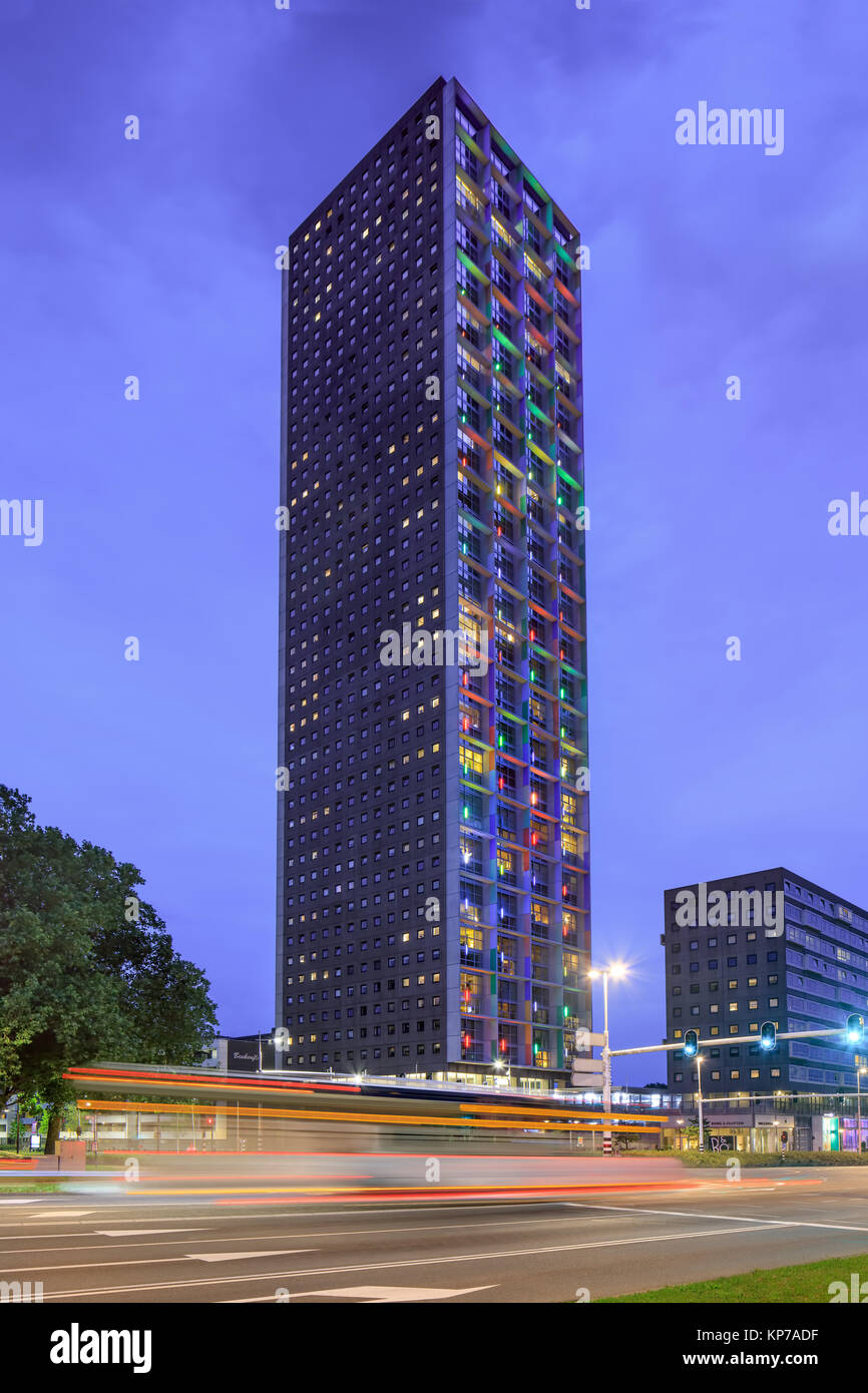 TILBURG - 15. Juli 2017. West Point, mit 141,6 Meter höchsten Wohnturm in der Stadt. Nach ihrer Fertigstellung (2004) die höchste Niederländische Wohngebäude. Stockfoto