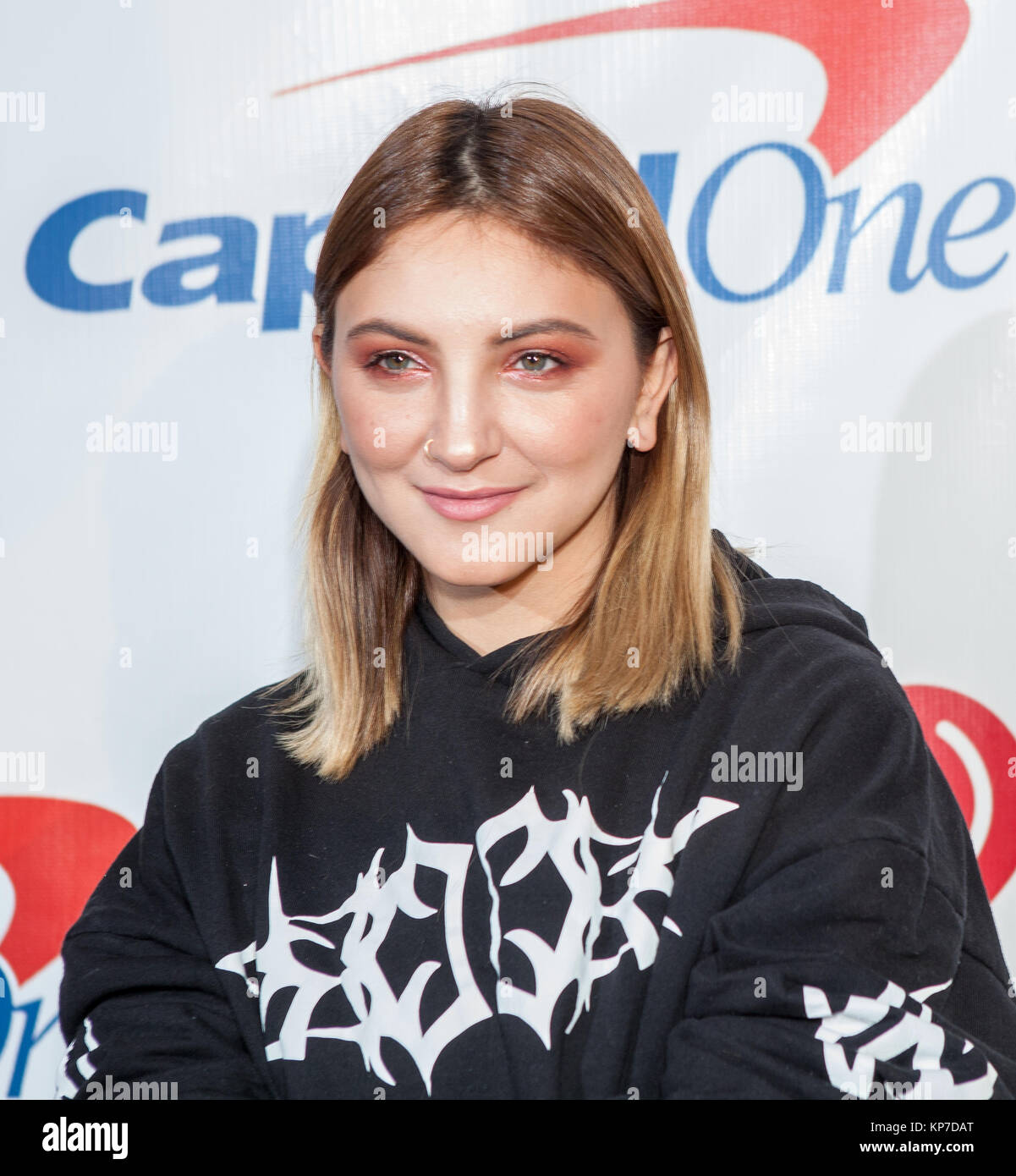 Julia Michaels an iHeartRadio Jingle Ball 2017. Stockfoto