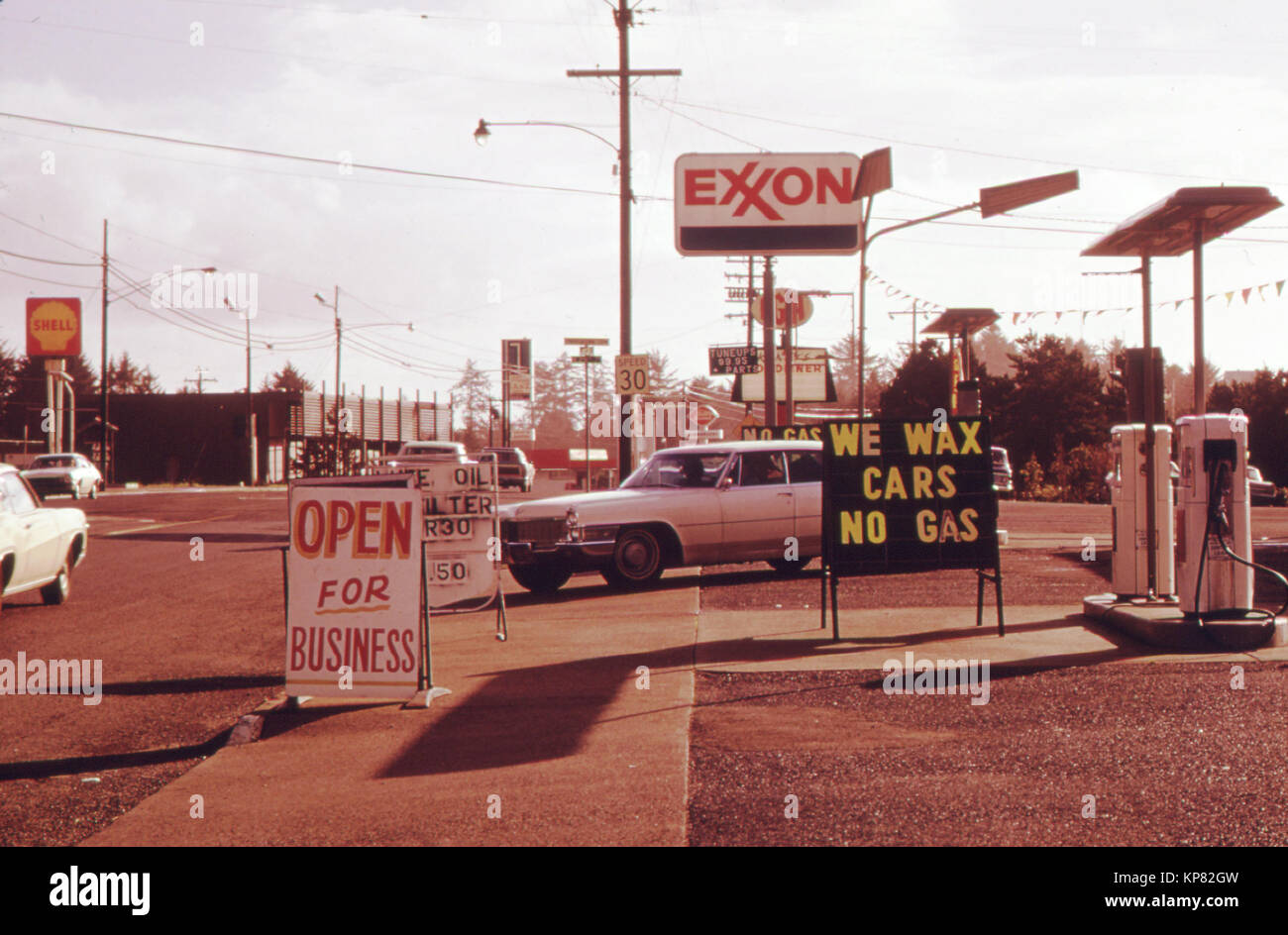 'Kein Gas' Zeichen Waren ein alltäglicher Anblick in Oregon im Herbst 1973. Diese Station an der Küste war offen für jede Art von anderen als der Verkauf von Benzin. Viele Stationen geschlossen Früher, später Geöffnet und Geschlossen an den Wochenenden 10/1973 Stockfoto