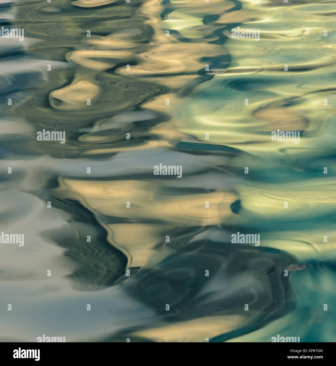 Zusammenfassung Hintergrund des unscharfen Wasseroberfläche Stockfoto