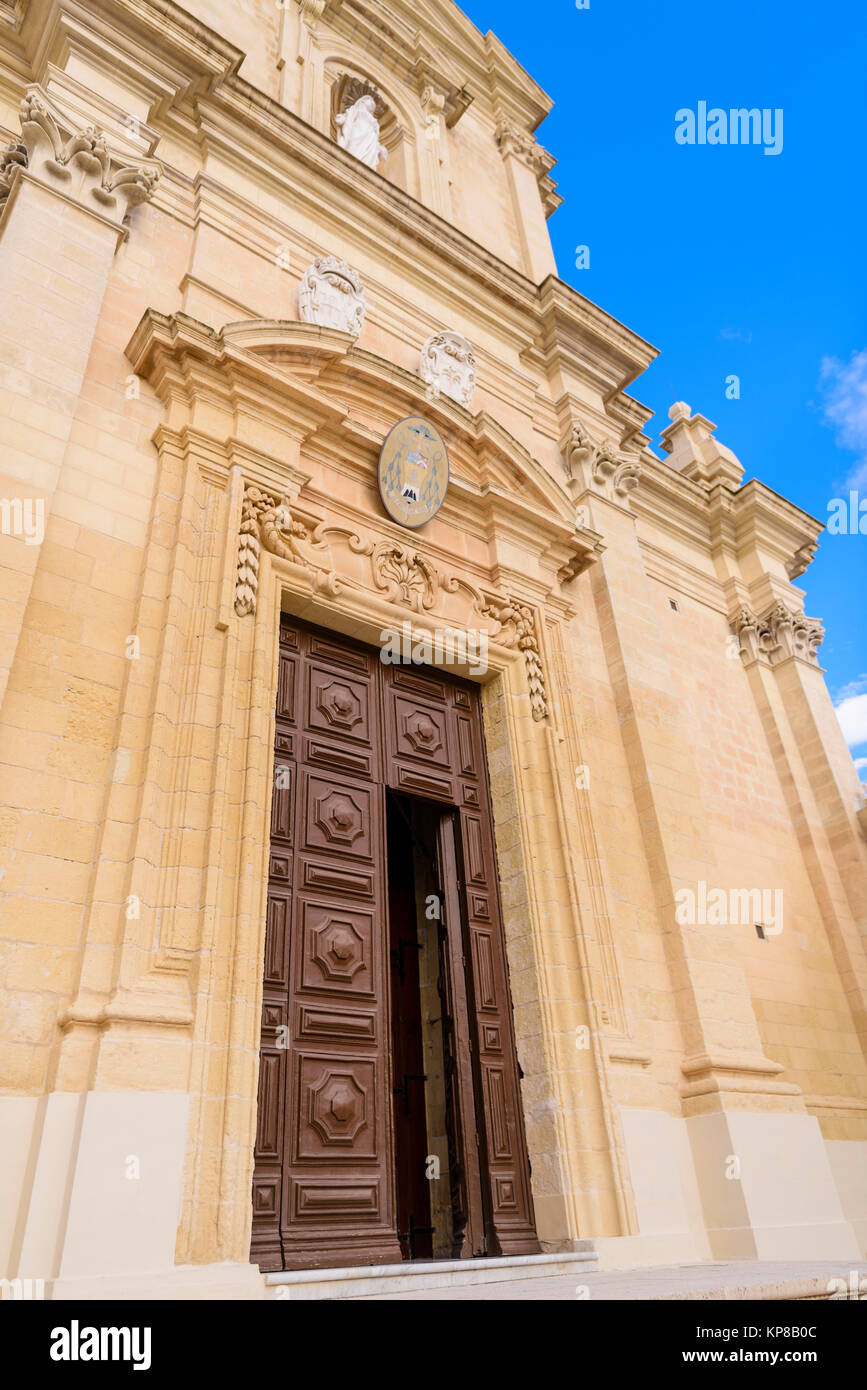 Hölzerne Tür Eingang der Zitadelle Zitadelle, Dom, Victoria, Gozo, Malta. Stockfoto