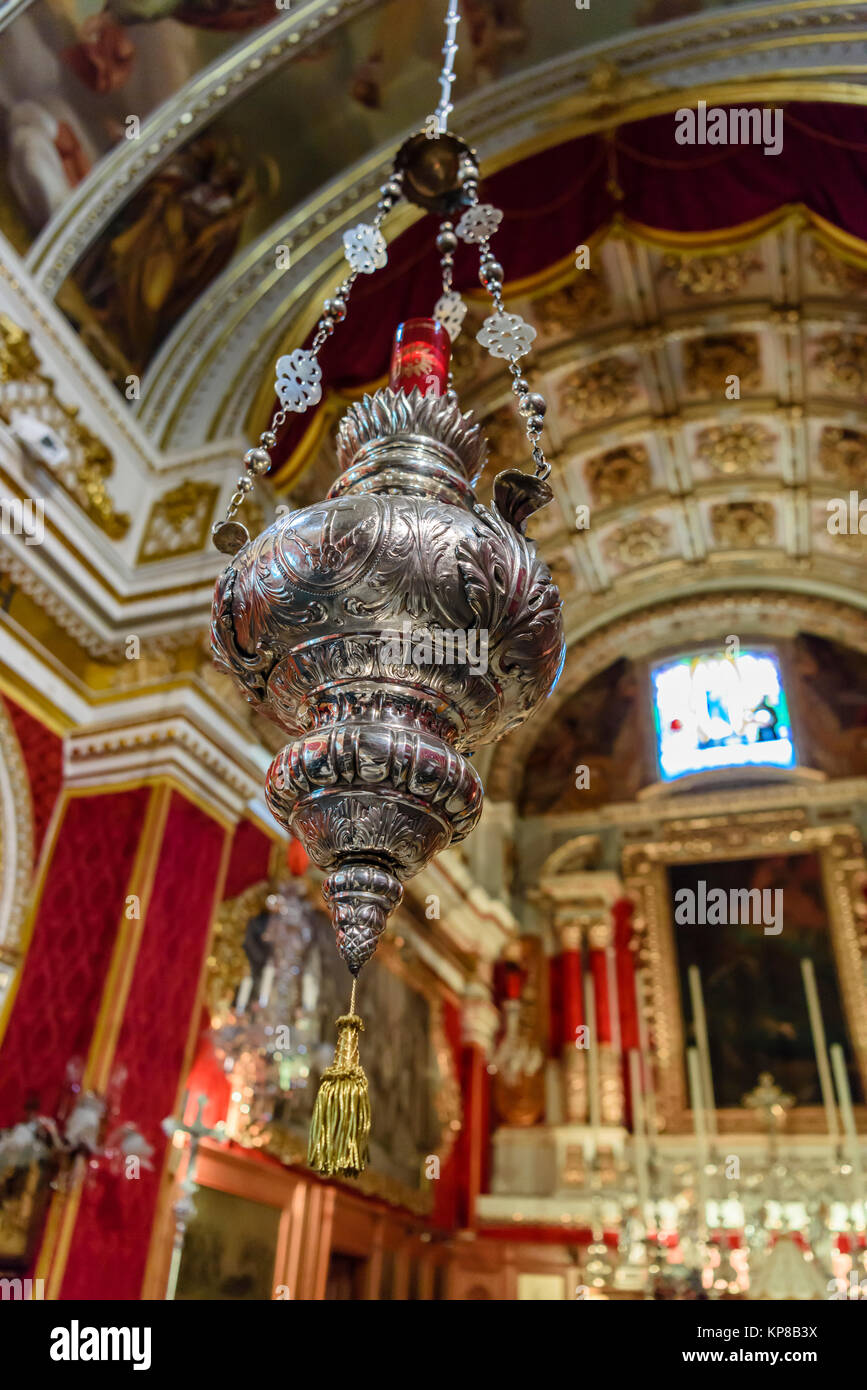 Sanctuary Lamp Inside Church Stockfotos Sanctuary Lamp