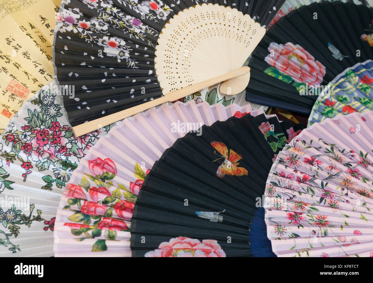 Sortiment der Traditionellen Chinesischen Papier Ventilatoren Stockfoto