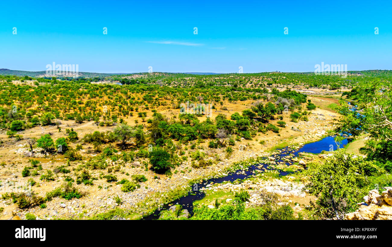 Luftbild der Umgebung des Ge-Selati Fluss, wo es die Olifants Fluss im nördlichen Teil des Krüger Nationalpark, Südafrika verbindet Stockfoto