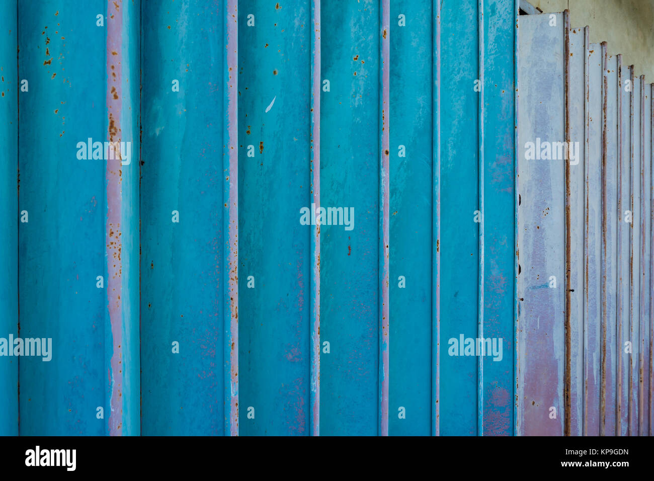 Blue Metal Doors Stockfotos Blue Metal Doors Bilder Alamy